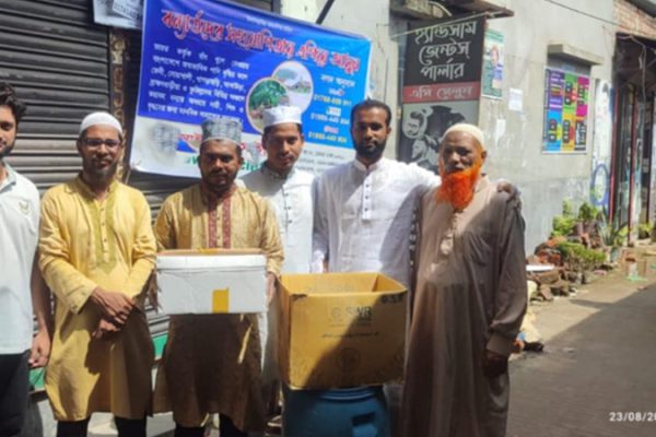 বন্যার্তদের পাশে স্বেচ্ছাসেবী সংগঠন ‘খোঁজ’: ঢাকায় চলছে ত্রাণ সংগ্রহ অভিযান